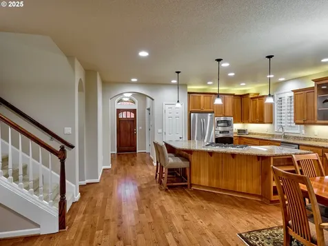 429 Turnberry Avenue Woodburn OR 97071