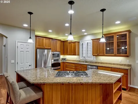429 Turnberry Avenue Woodburn OR 97071