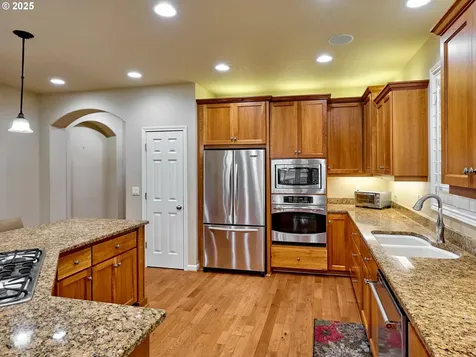 429 Turnberry Avenue Woodburn OR 97071