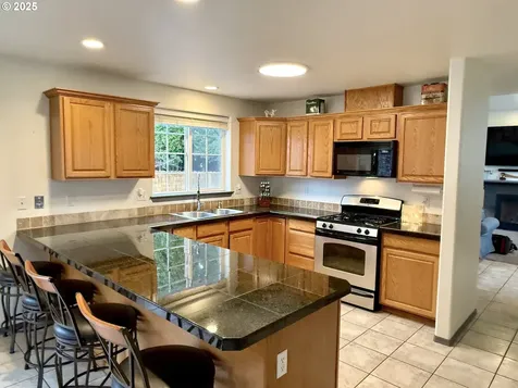 4767 Calumet Way Eugene OR 97404