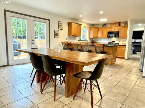 4767 Calumet Way Eugene OR 97404