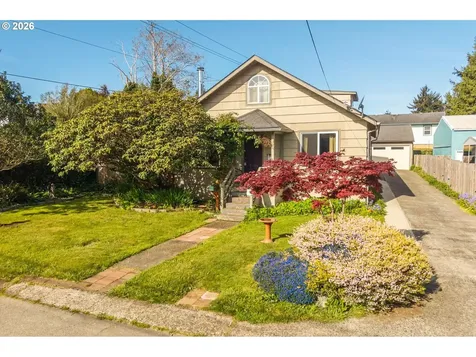2988 Sheridan Avenue North Bend OR 97459