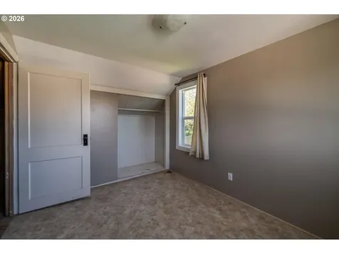 2988 Sheridan Avenue North Bend OR 97459