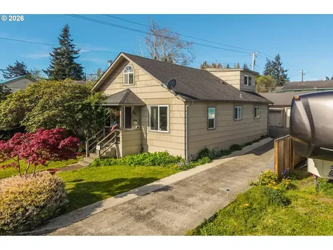 2988 Sheridan Avenue North Bend OR 97459