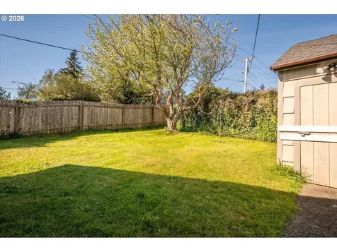 2988 Sheridan Avenue North Bend OR 97459