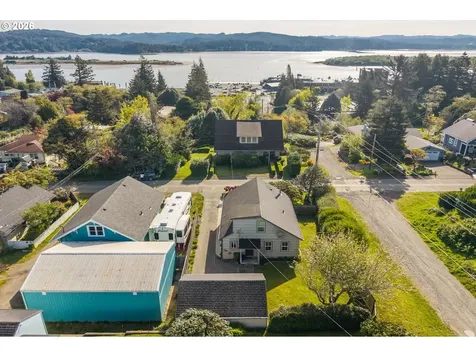 2988 Sheridan Avenue North Bend OR 97459