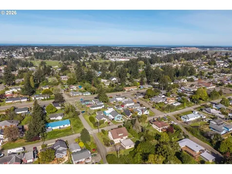 2988 Sheridan Avenue North Bend OR 97459