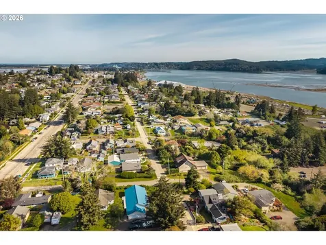 2988 Sheridan Avenue North Bend OR 97459
