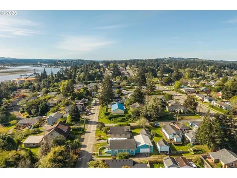 2988 Sheridan Avenue North Bend OR 97459