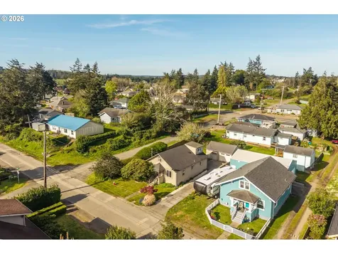 2988 Sheridan Avenue North Bend OR 97459