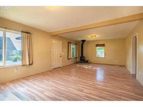 2988 Sheridan Avenue North Bend OR 97459