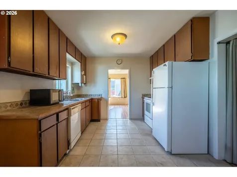 2988 Sheridan Avenue North Bend OR 97459