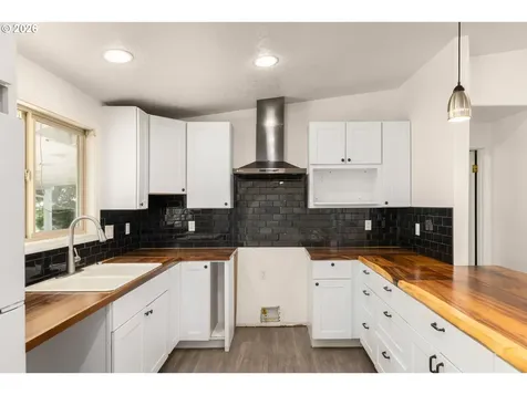 4815 SW 202nd Avenue Beaverton OR 97078