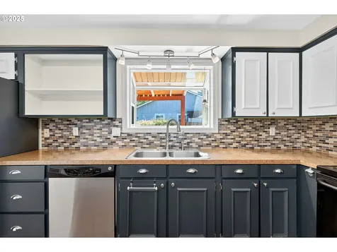 2890 NE Elliott Avenue Gresham OR 97030