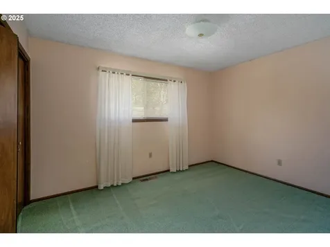 3295 Camellia Drive S Salem OR 97302