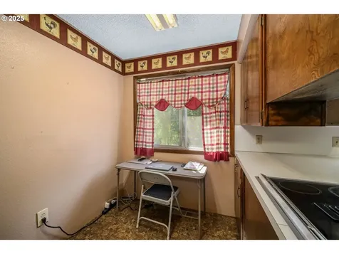 3295 Camellia Drive S Salem OR 97302