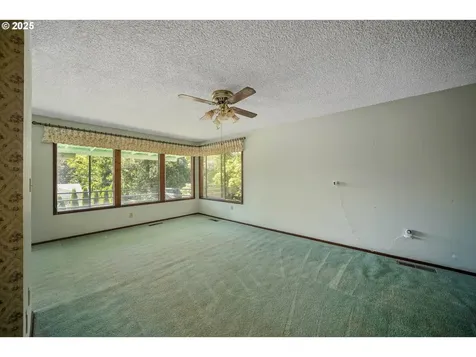 3295 Camellia Drive S Salem OR 97302