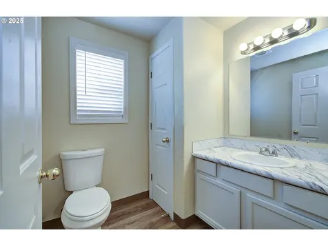 1817 E 37th Street Vancouver WA 98663