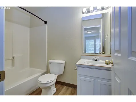 1817 E 37th Street Vancouver WA 98663