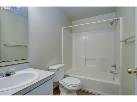 1817 E 37th Street Vancouver WA 98663