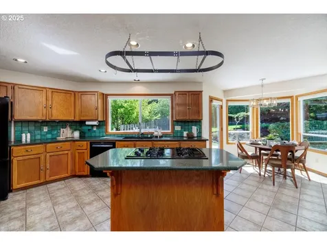 18820 SW Kelly View Loop Beaverton OR 97007