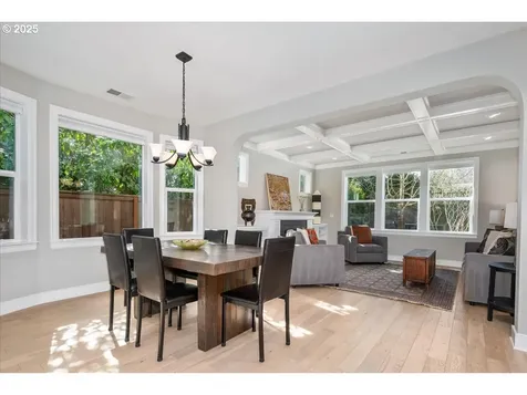 5863 NE 36th Avenue Portland OR 97211