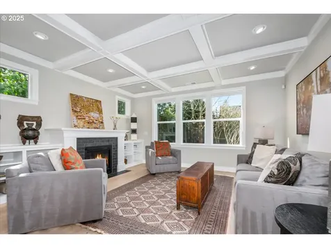 5863 NE 36th Avenue Portland OR 97211