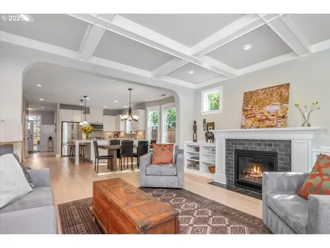 5863 NE 36th Avenue Portland OR 97211