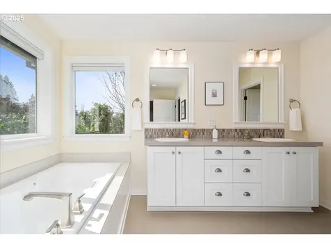 5863 NE 36th Avenue Portland OR 97211