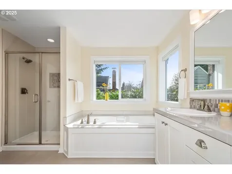 5863 NE 36th Avenue Portland OR 97211
