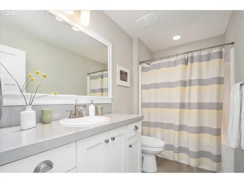 5863 NE 36th Avenue Portland OR 97211