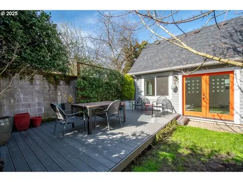 5863 NE 36th Avenue Portland OR 97211