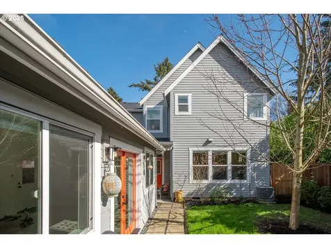 5863 NE 36th Avenue Portland OR 97211