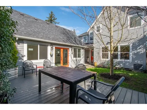 5863 NE 36th Avenue Portland OR 97211