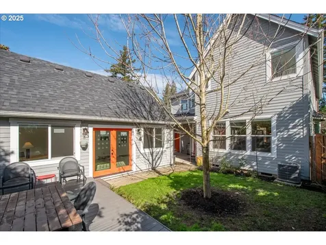 5863 NE 36th Avenue Portland OR 97211
