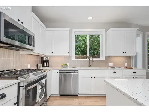 5863 NE 36th Avenue Portland OR 97211