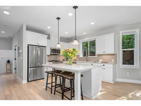 5863 NE 36th Avenue Portland OR 97211