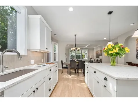5863 NE 36th Avenue Portland OR 97211