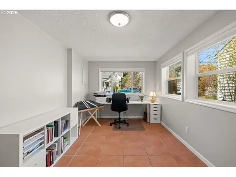 8260 N Wayland Avenue Portland OR 97203