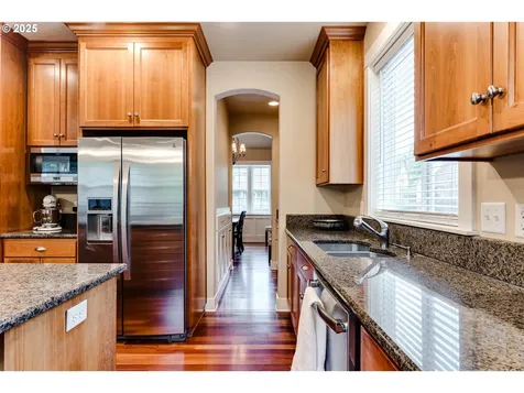 2154 Sparrow Court Eugene OR 97401