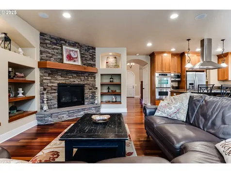 2154 Sparrow Court Eugene OR 97401