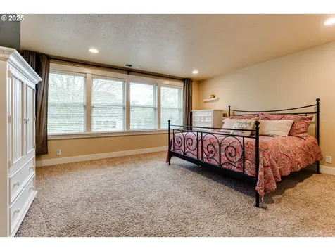 2154 Sparrow Court Eugene OR 97401