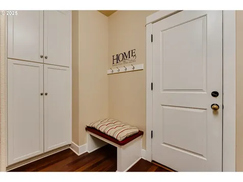 2154 Sparrow Court Eugene OR 97401