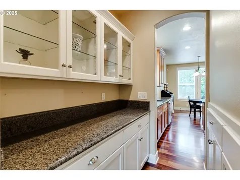 2154 Sparrow Court Eugene OR 97401