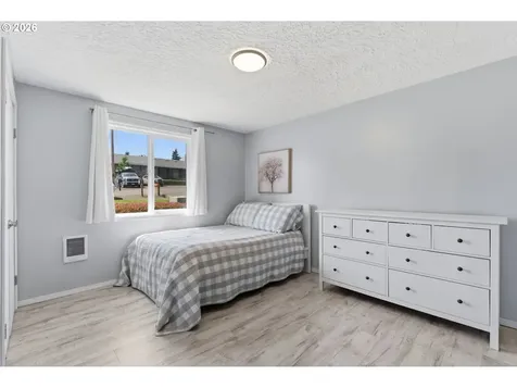 1808 NW 94th Street Vancouver WA 98665