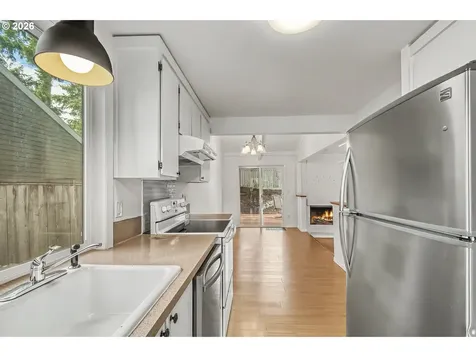 5545 NW Ridgemoor Court Portland OR 97229