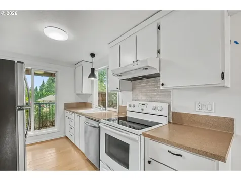 5545 NW Ridgemoor Court Portland OR 97229