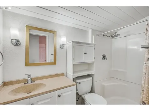 5545 NW Ridgemoor Court Portland OR 97229