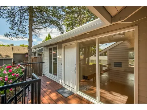 5545 NW Ridgemoor Court Portland OR 97229