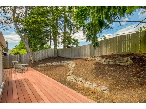 5545 NW Ridgemoor Court Portland OR 97229